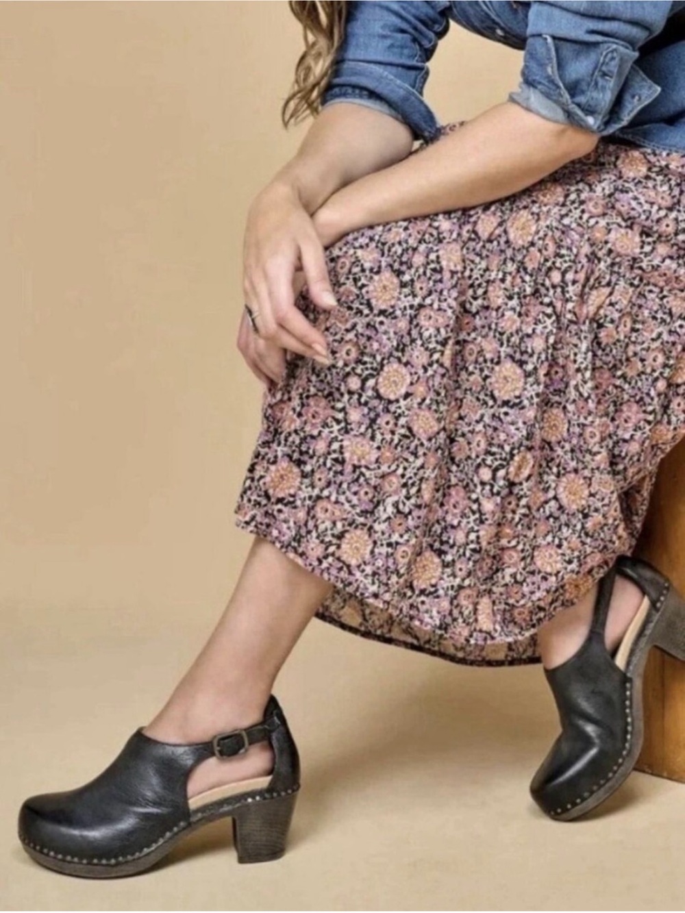 Dansko Clogs Shoes Sassy Milled Burnished Leather Buckle Boho Hippie Black Brown
